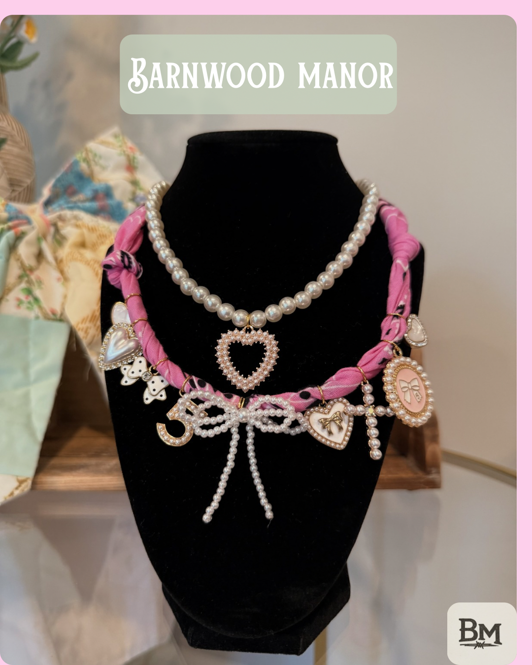 Darling of the Manor Tie Necklace Set